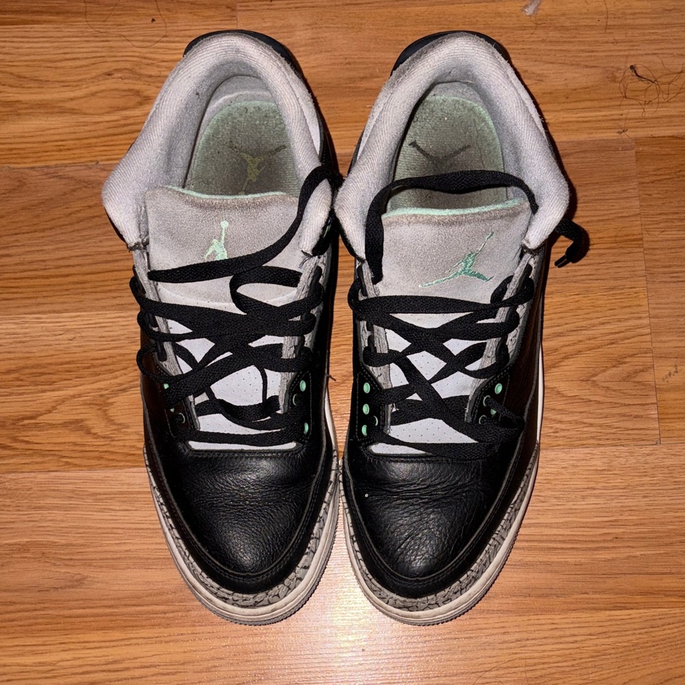 Air Jordan 3 Retro “Green Glow”